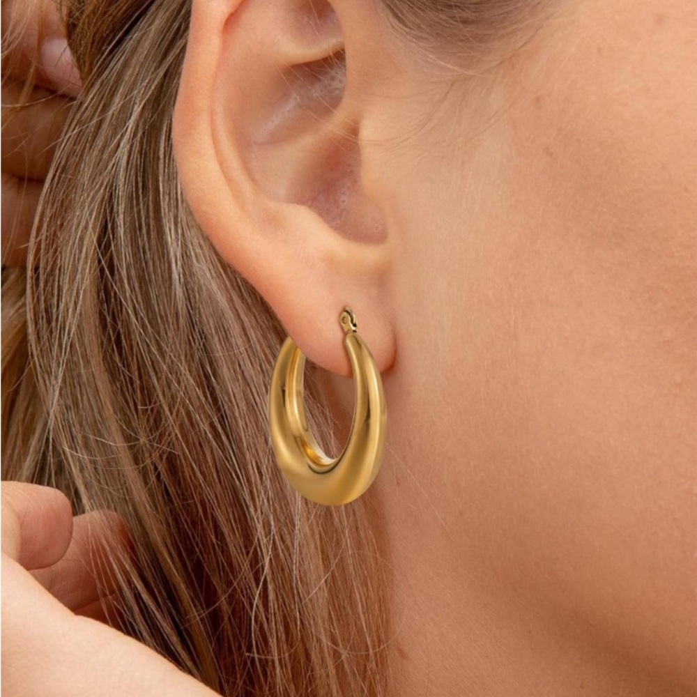 Classic Gorgeous Chunky Gold Hoop Earrings Lightweight Stunning On Trend - Picture 2 of 12